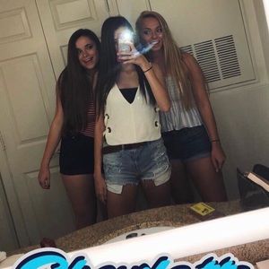 Meet your Posher, Maya